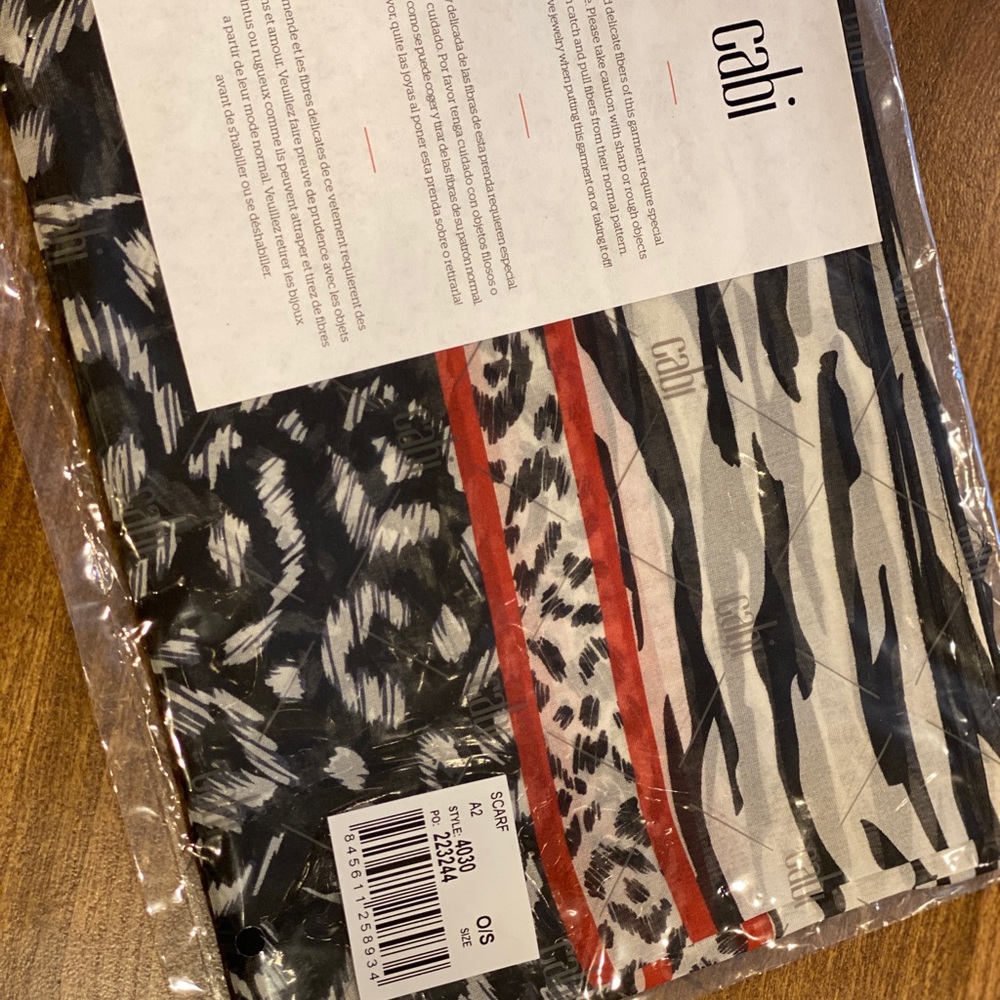 CAbi Fable Scarf